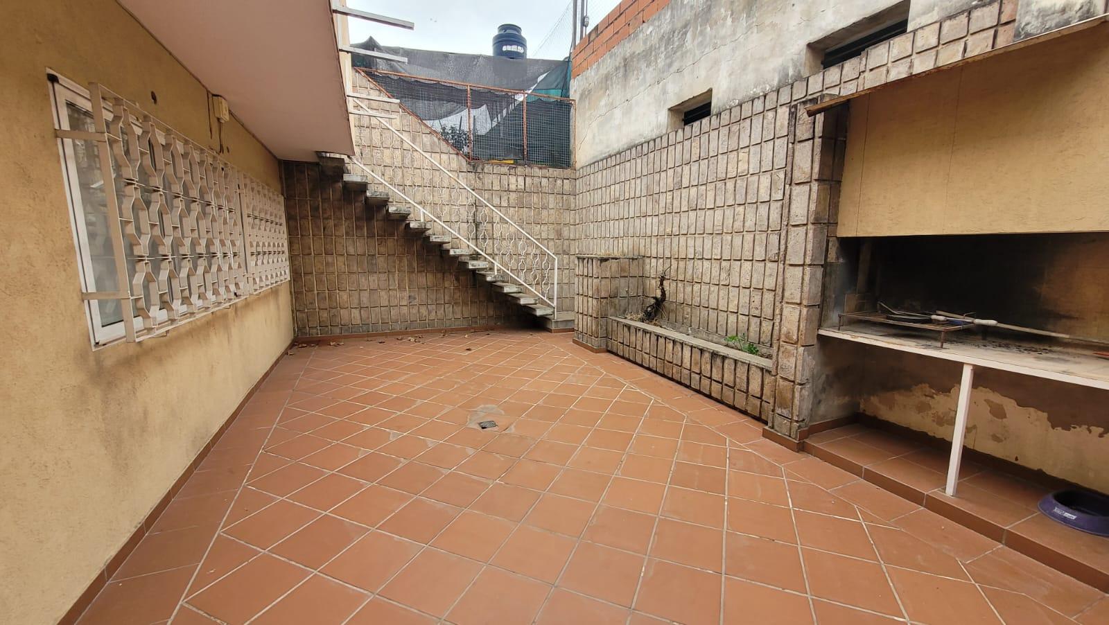 Venta de  Casa 3 dormitorios con cochera y parrillero - Matheu, Rosario