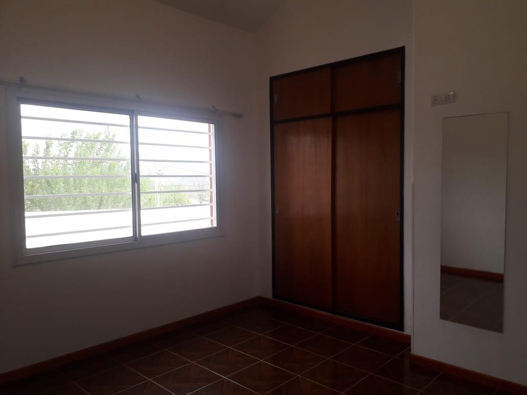 Casa en venta Parador Tanti de 2 plantas con 4 dormitorios