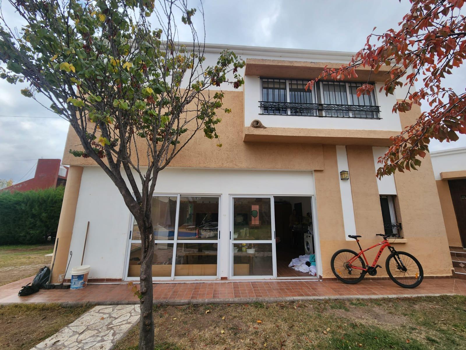 Casa de 4 habitaciones en venta en B° La Masía