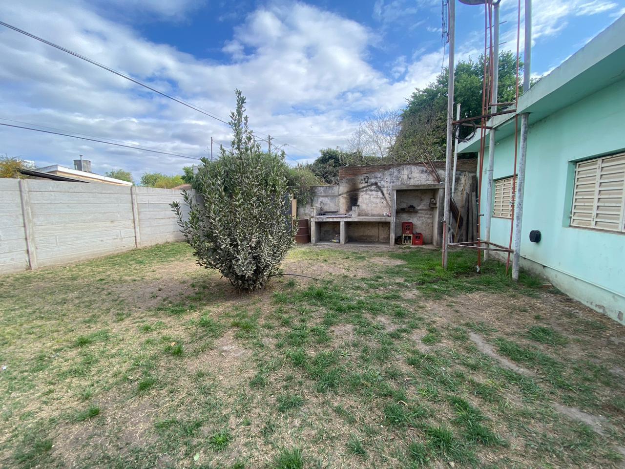 Casa en  alquiler en barrio Rivera Indarte