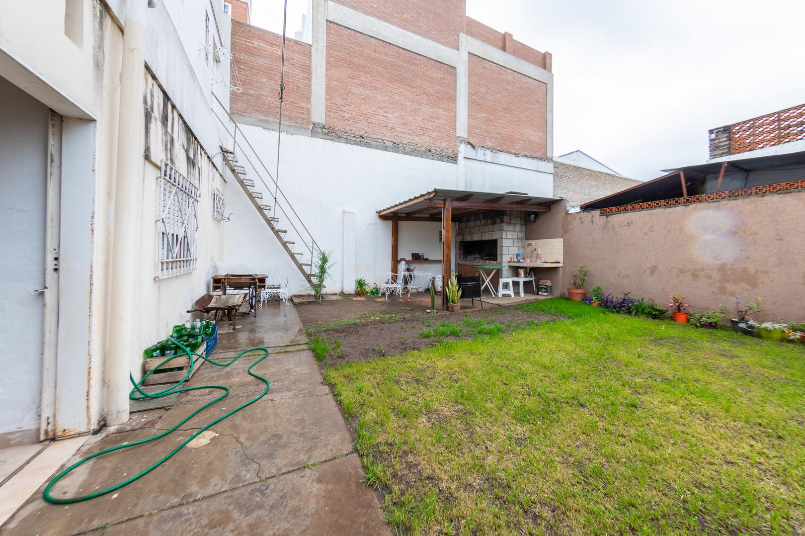 CASA EN VENTA DE 2 DORMITORIOS EN BARRIO LAS DELICIAS