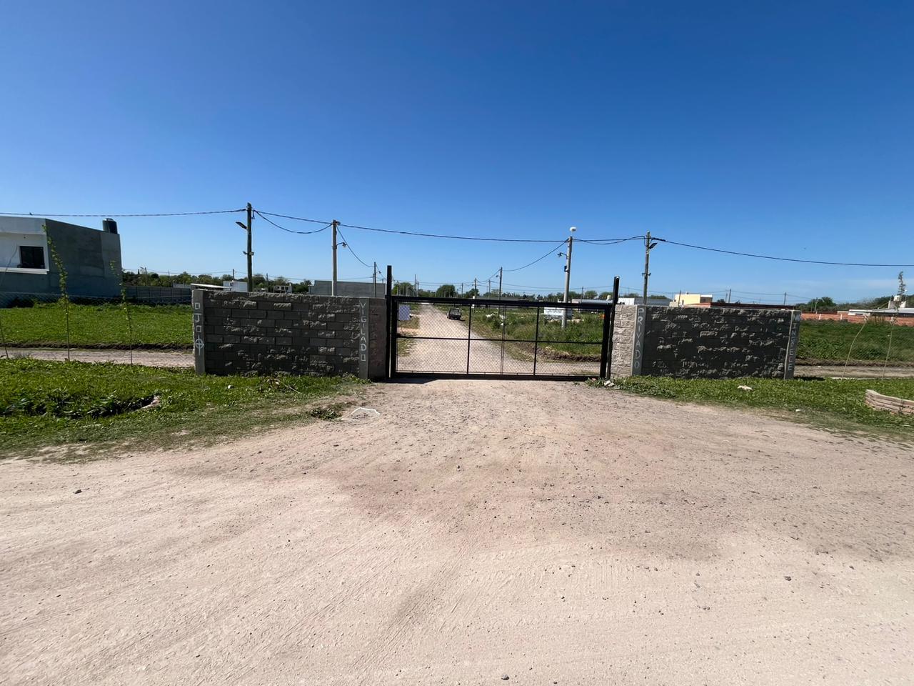 Terreno en venta en barrio cerrado Los Cerezos, Los Hornos.