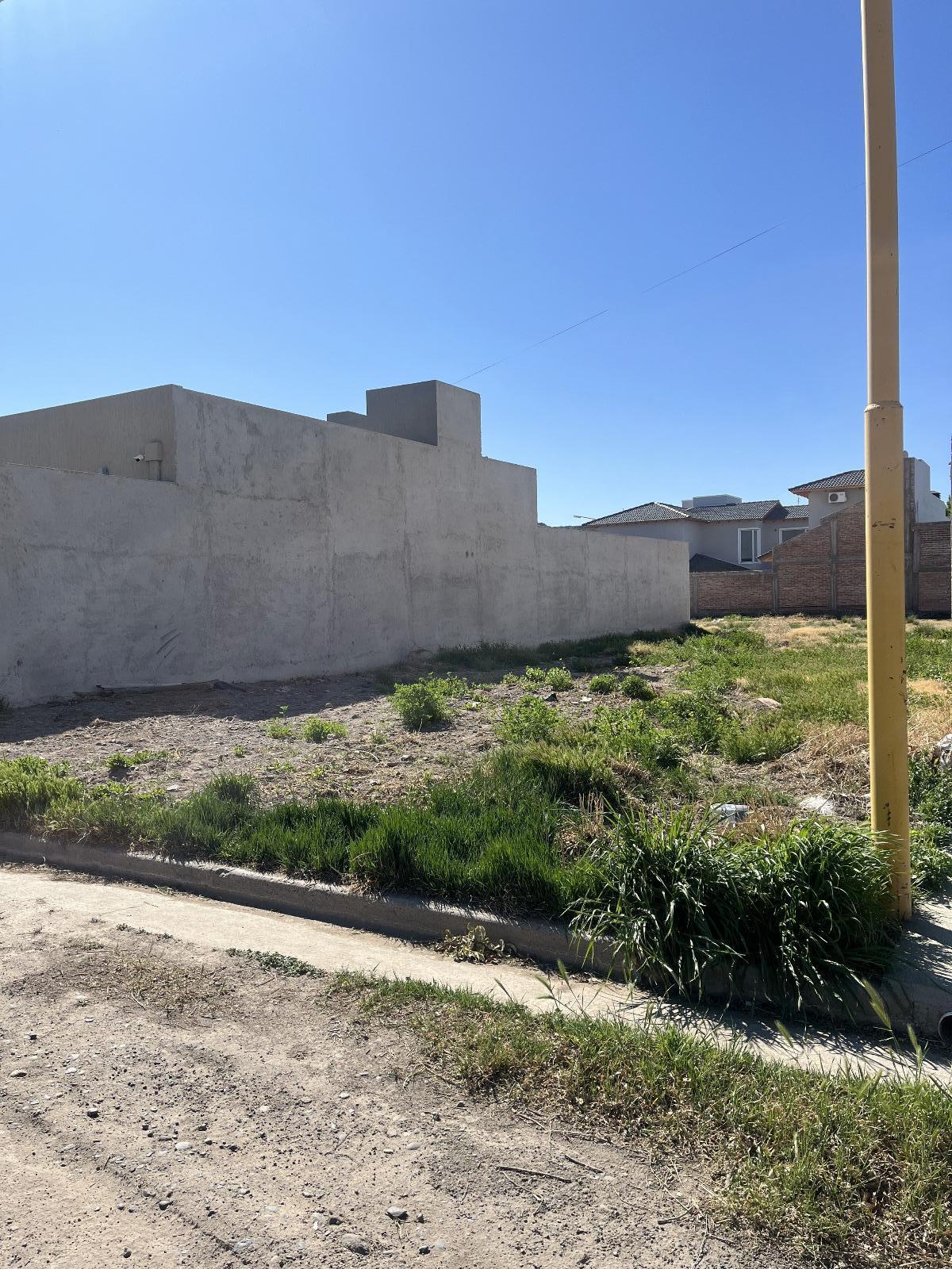 Venta de terreno Villa Regina