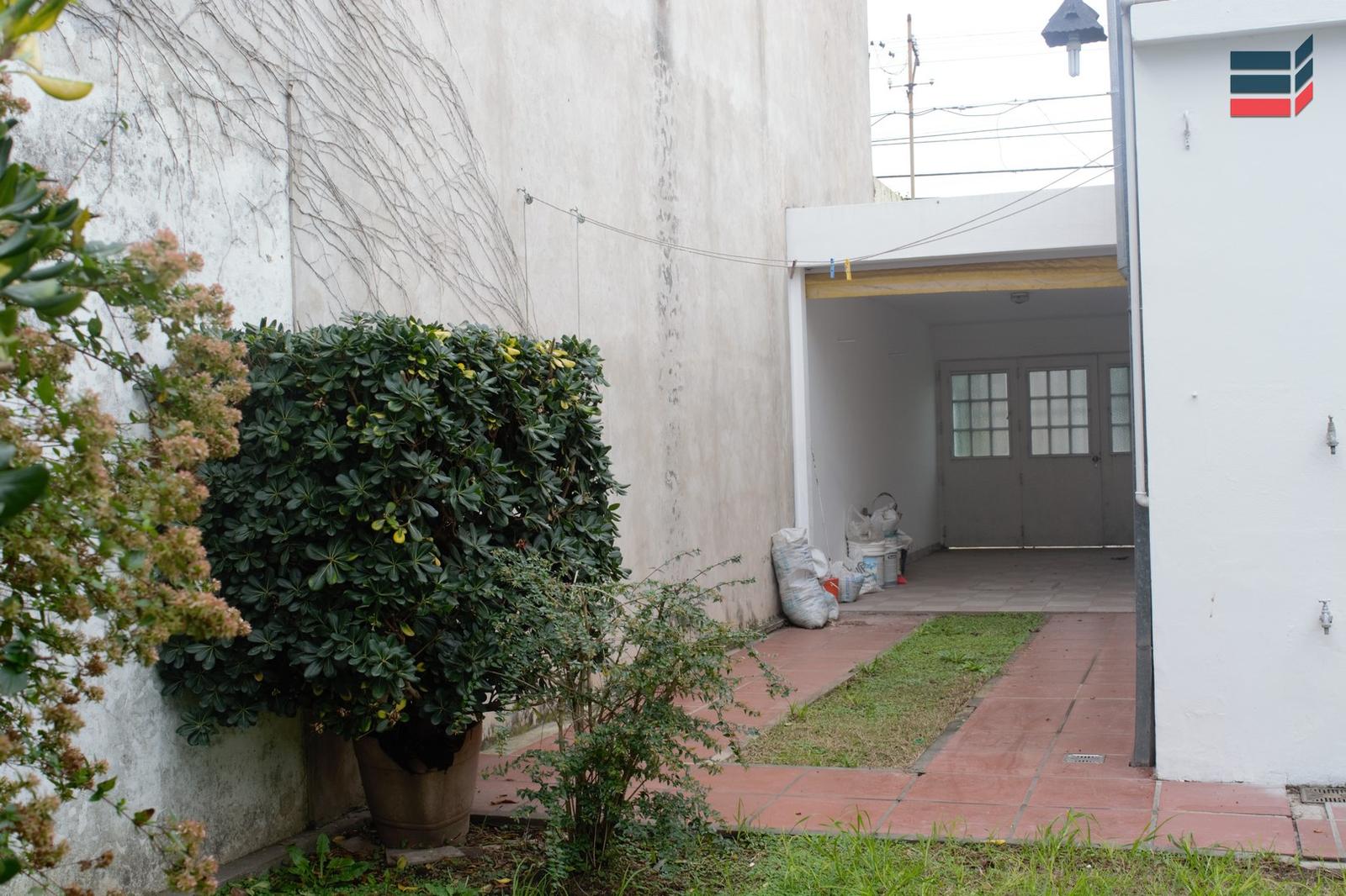 Casa en alquiler centro de Lujan