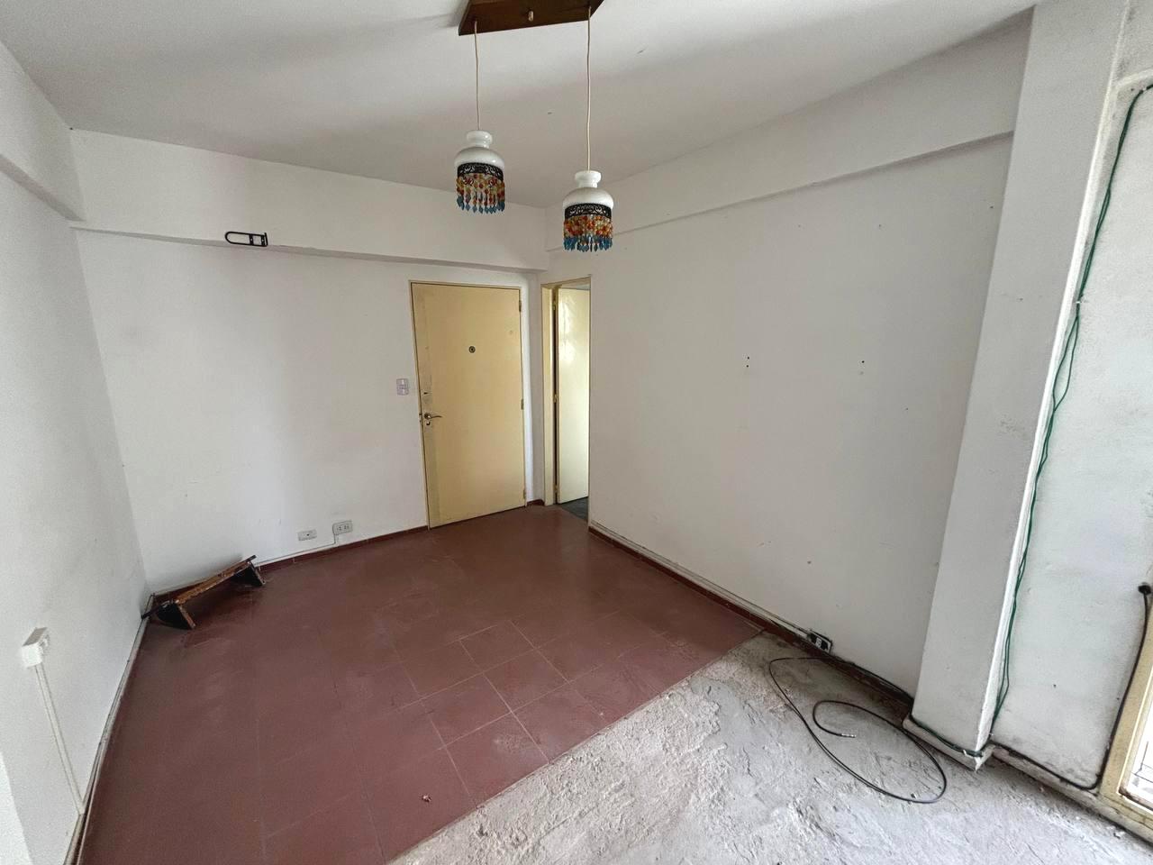 Departamento 1 amb a reciclar en Av Paseo Colon y Av San Juan, San Telmo, CABA