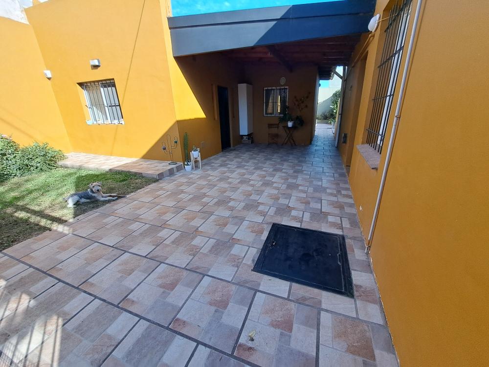 Casa en venta - 2 Dormitorios 3 Baños - Cochera - 250Mts2 - Necochea