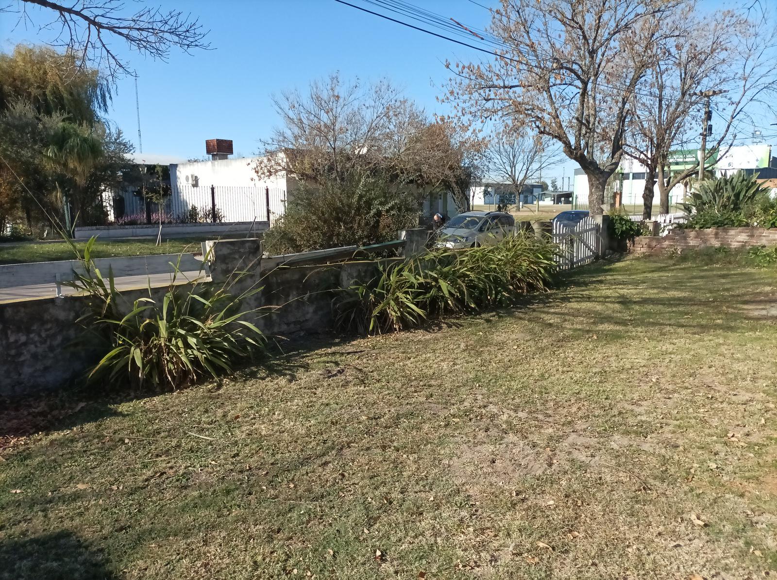 Casa y galpón con amplio terreno en San Vicente