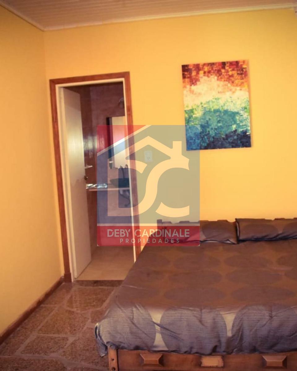 Casa Quinta con Pileta en Av. Lunghi OPORTUNIDAD!