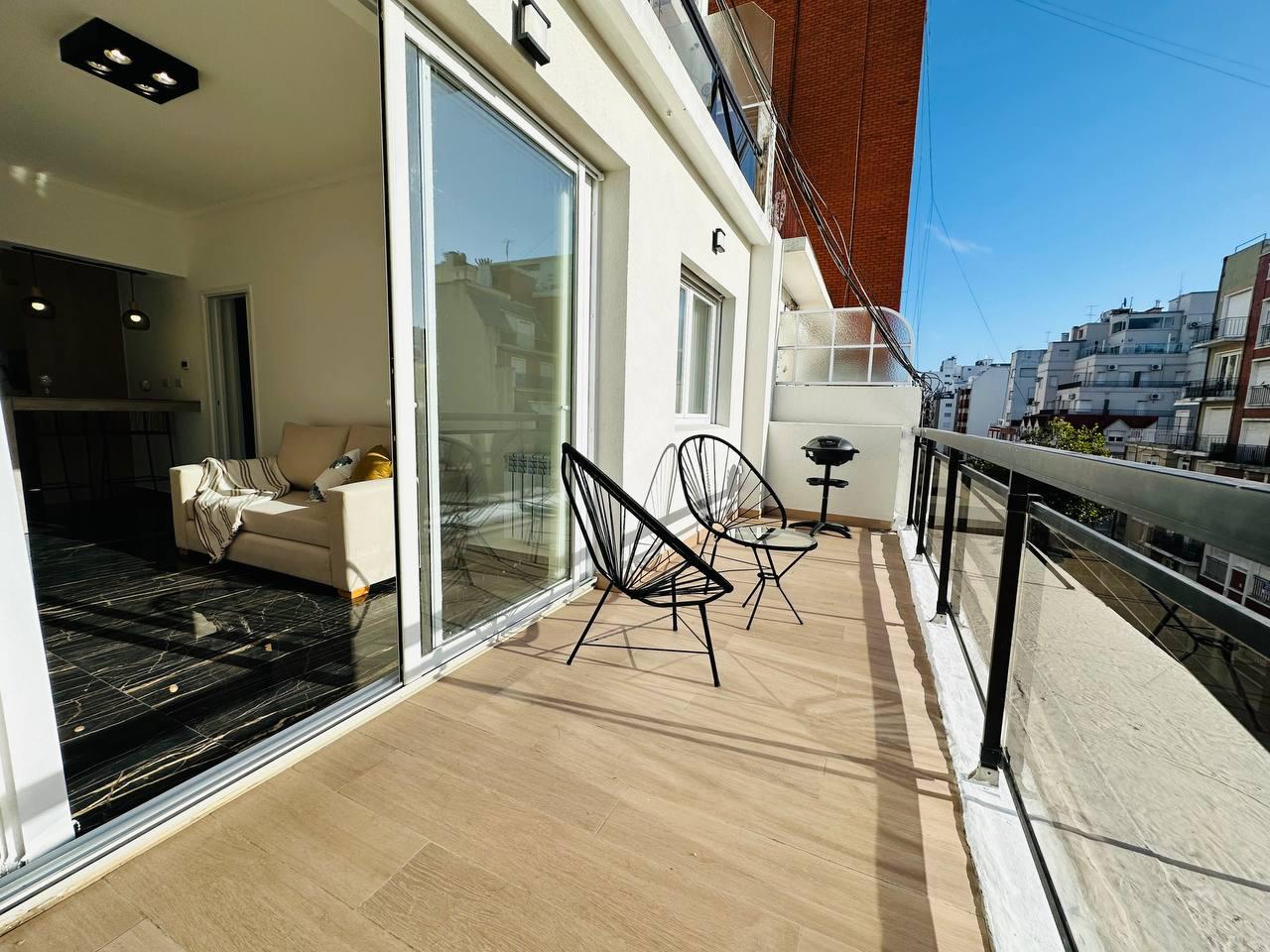 Departamento de 3 ambientes con balcón terraza