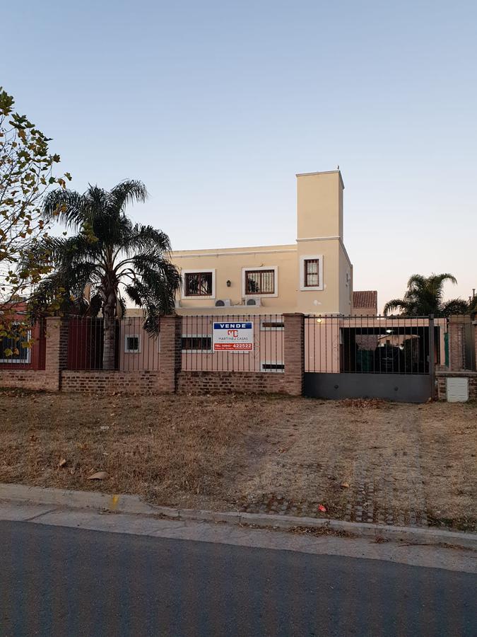 Casa en Venta en Barrio Cerrado El Prado - Valle Escondido - 2 Dormitorios - 2 Plantas