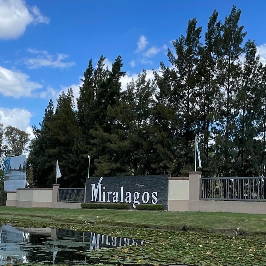 Terreno en Club Miralagos