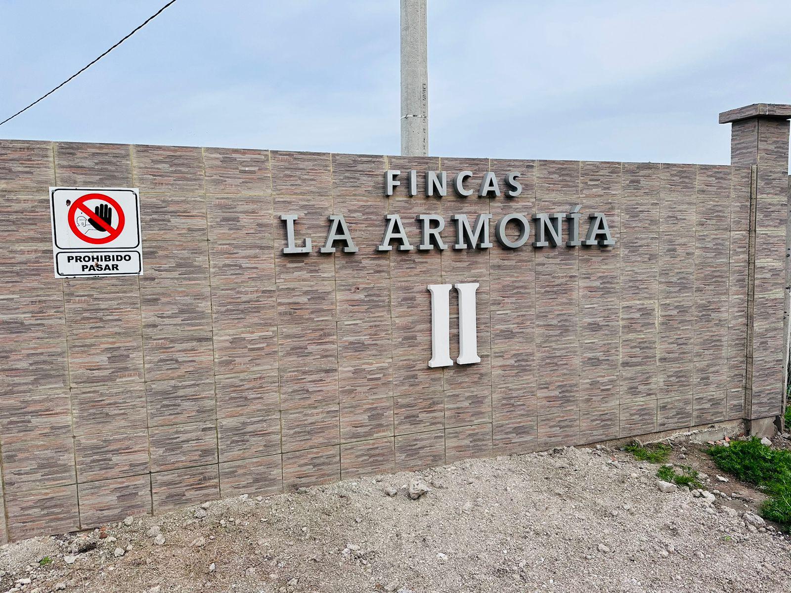 Terreno en barrio semicerrado 