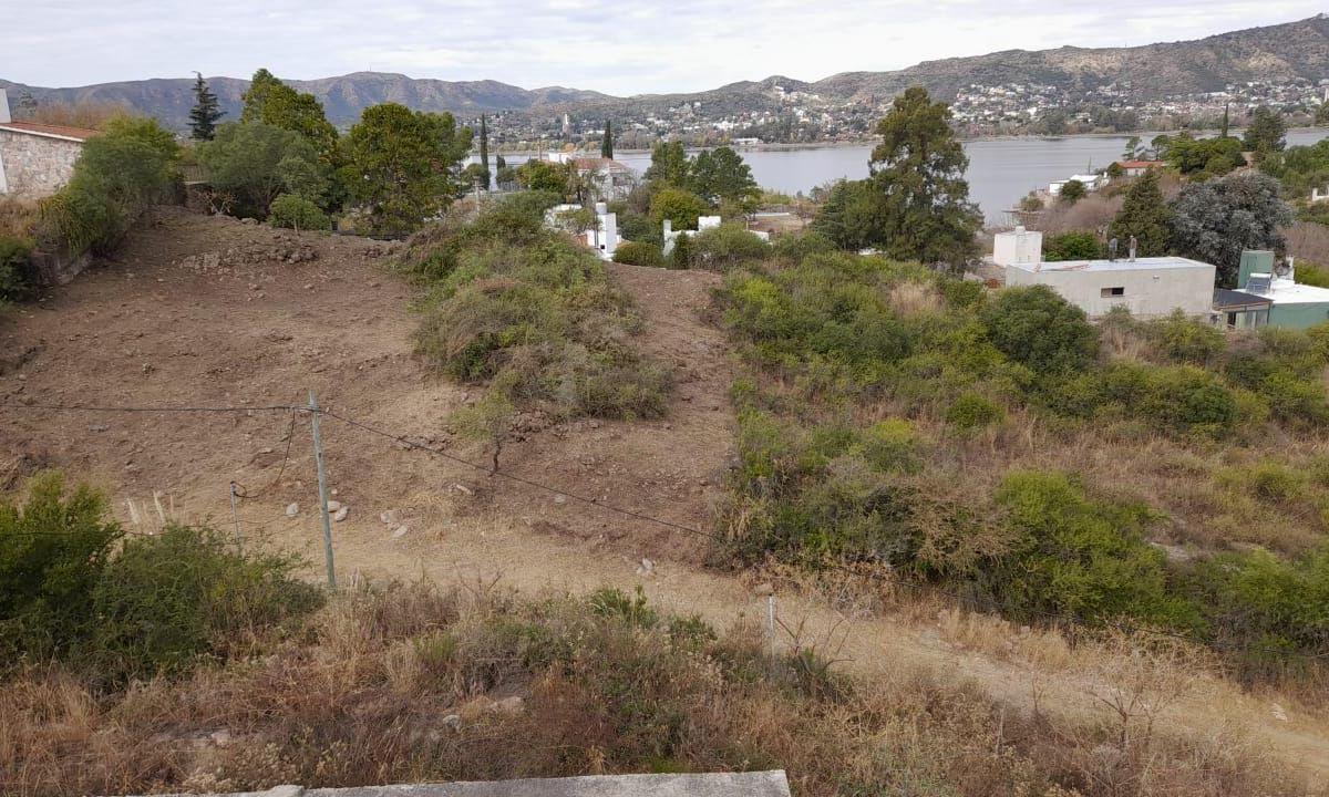 Terreno en venta de 1234.34m2 ubicado en Villa del Lago