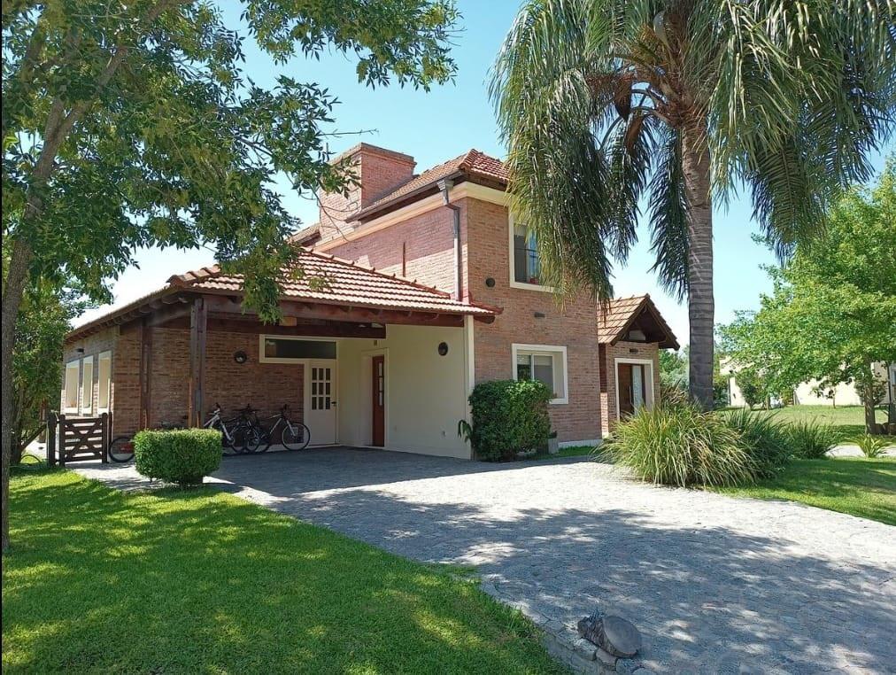 Casa en Barrio Cardales Village