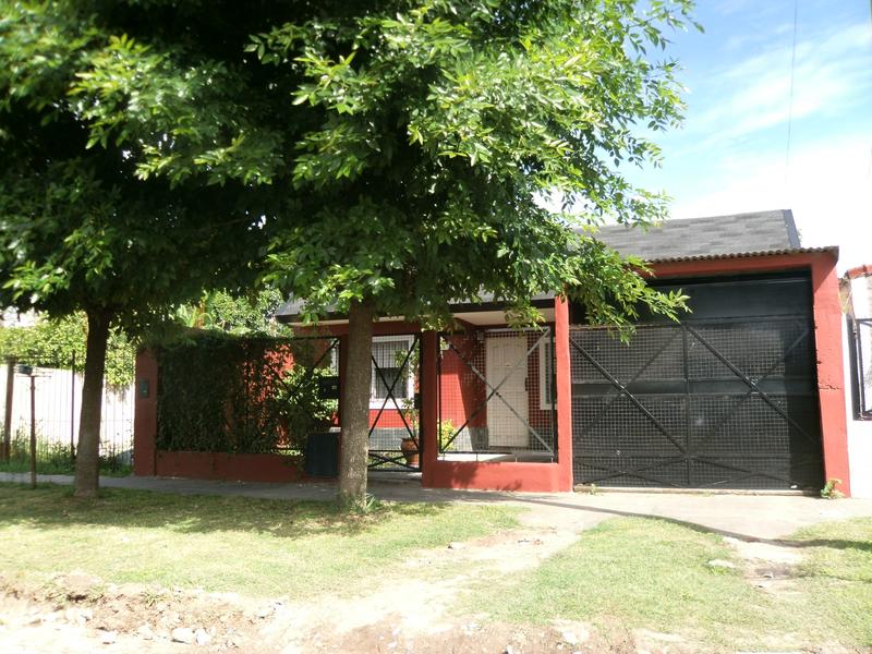 CASA AMERICANA CON GIMNASIO