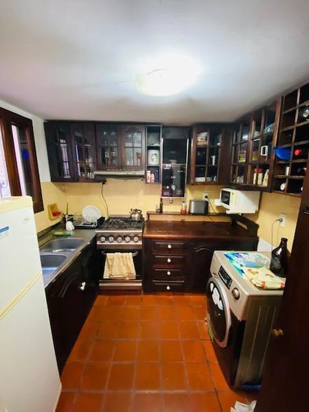 Venta. Casa 3 dormitorios con cochera. Impecable.