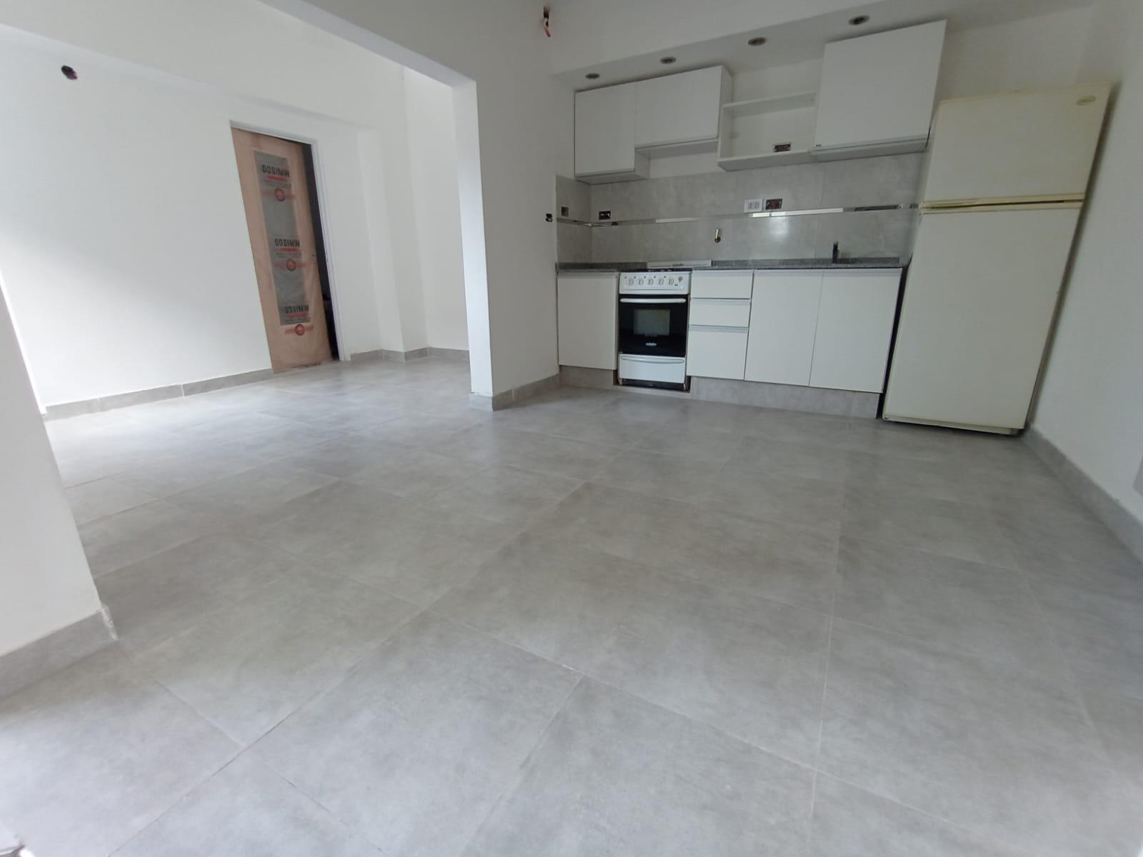 ¡Casa de Planta Alta en venta, barrio Echesortu! A metros de  Av. Francia y Av. Pellegrini