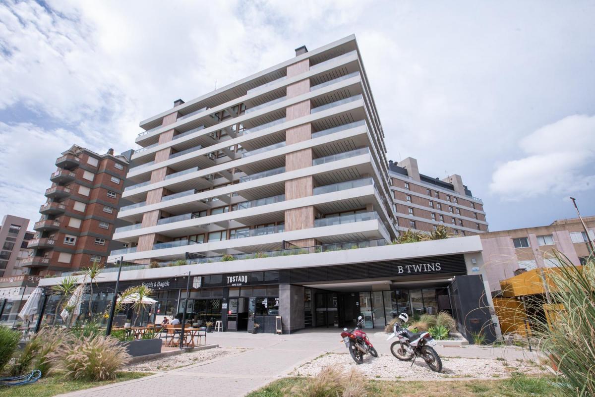 Ed. BTWINS 2º piso en VENTA, 2 ambientes con amenities, a 50 mts. del mar