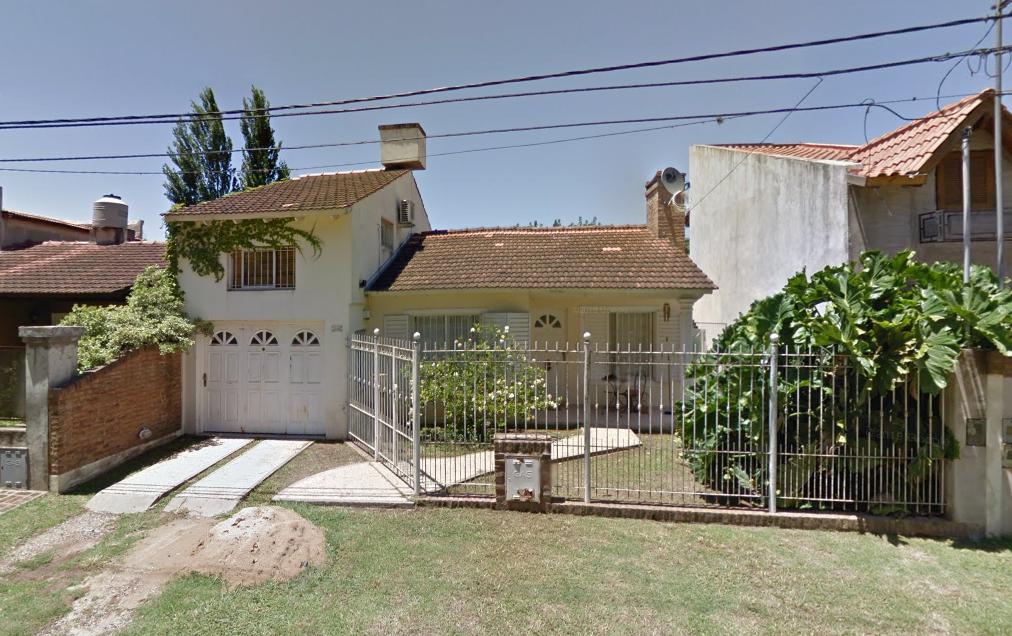 Casa a la venta en lujan calle santa ana 2230