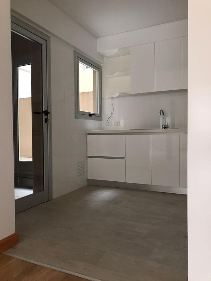 Semipiso 3 Amb. - 78M2 -  Dorm. en suite   Baño y Vestidor  Lav. - 2do. baño - cochera cubierta.