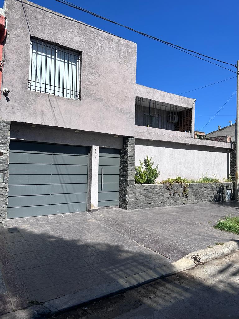 SE ESCUCHAN OFERTAS - FINANCIACION! CASA EN VENTA - 3 DORM - BARRIO JARDIN