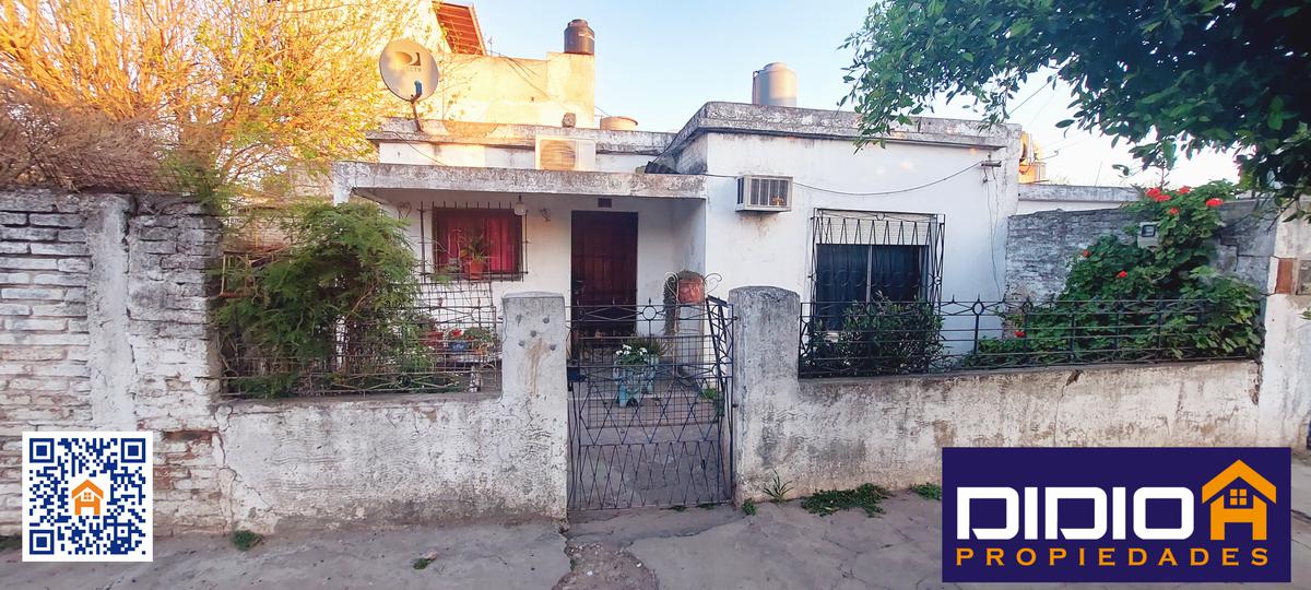 Casa en venta-Solano- Excelente esquina--Permuta/financia- HAGA SU PROPUESTA