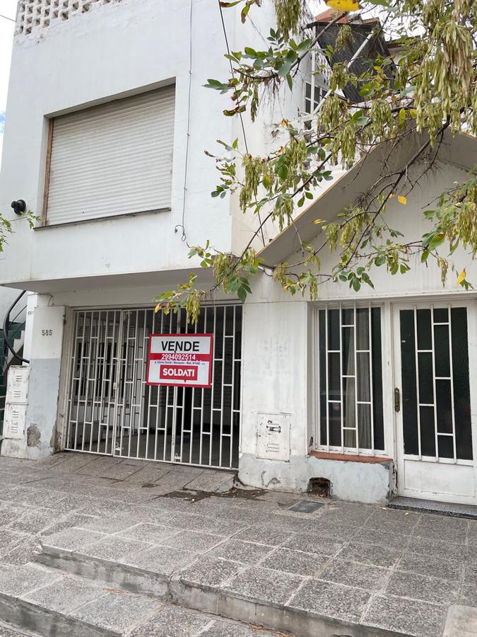 Casa apto profesional en Área Centro Neuquén