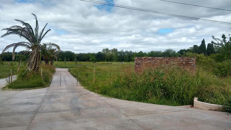 Barrio Parque, Las Tinajas, Luján lote 900 m2 ,asfalto, gas , tendidos subterráneos