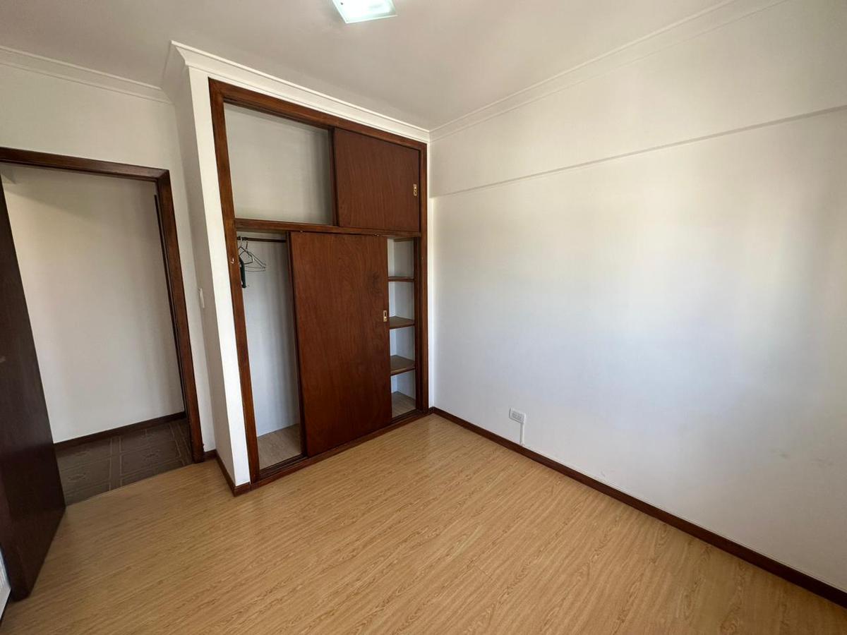 Venta departamento Necochea Tres dormitorios y Cochera