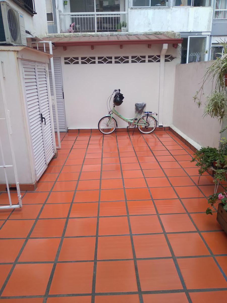 Departamento 2 ambientes reciclado a nuevo. Hermosa terraza. Exc. ubicación