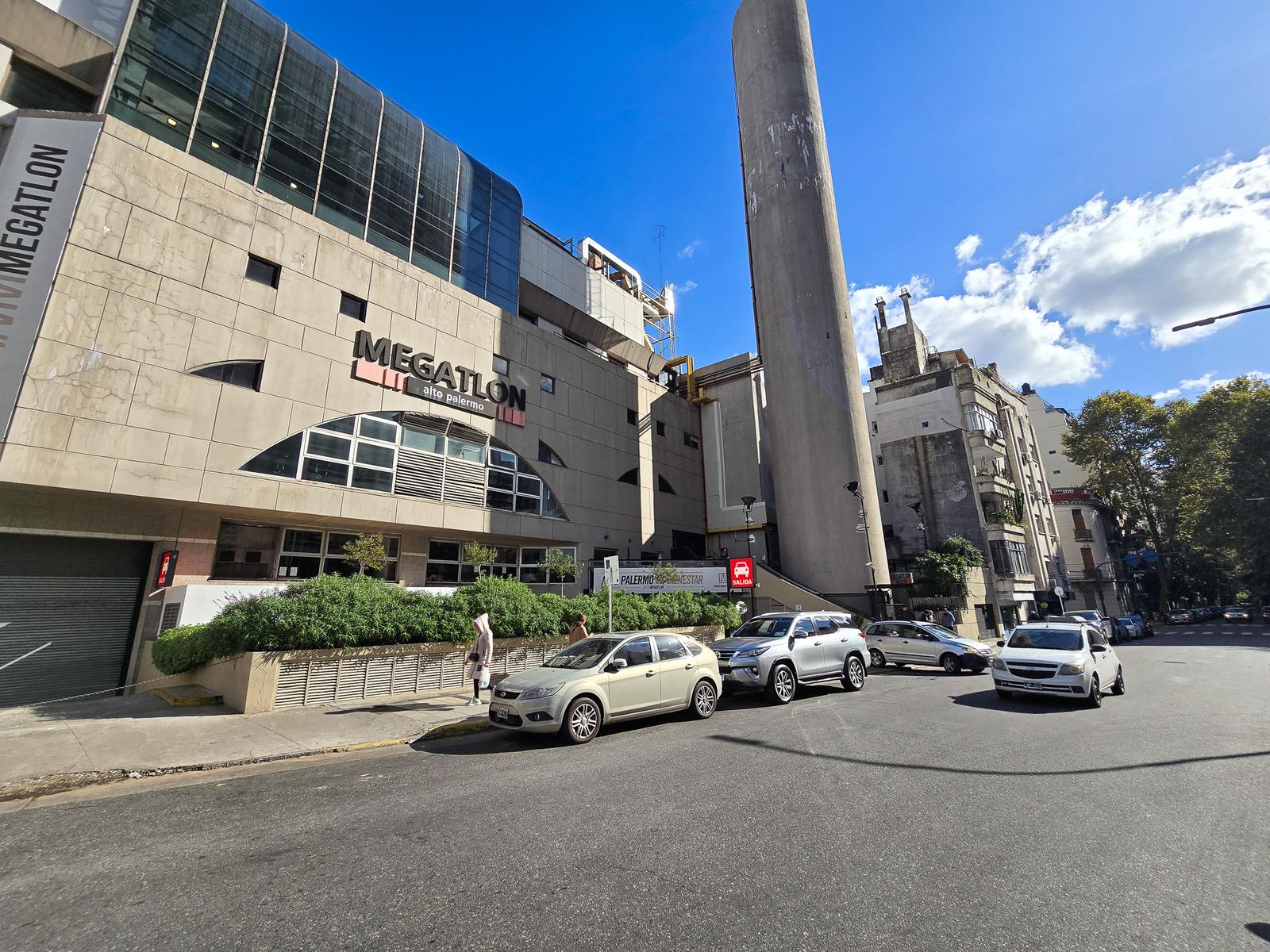 Cochera cubierta fija al lado del Alto Palermo Shopping