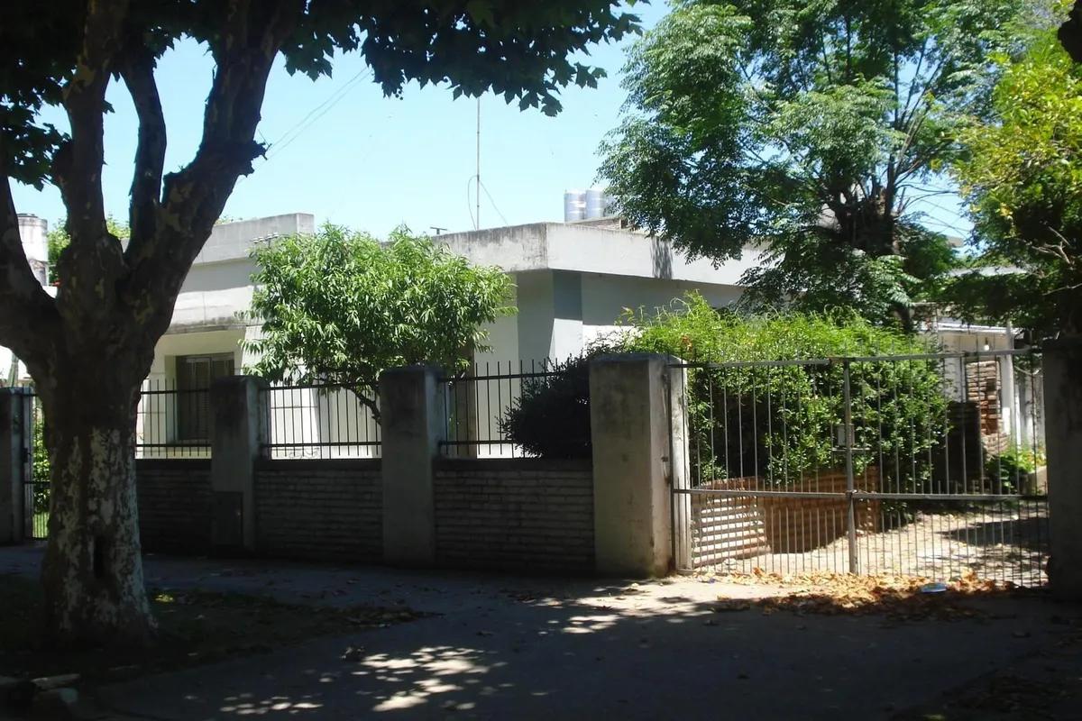 CASA EN VENTA CENTRO DE MARCOS PAZ - IDEAL INVERSOR -