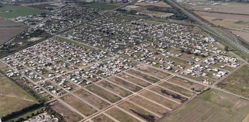 Terreno en Barrio Residencial Abierto  El Nihuil, Puerto Gral San Martín San Martin desde 10.000 USD