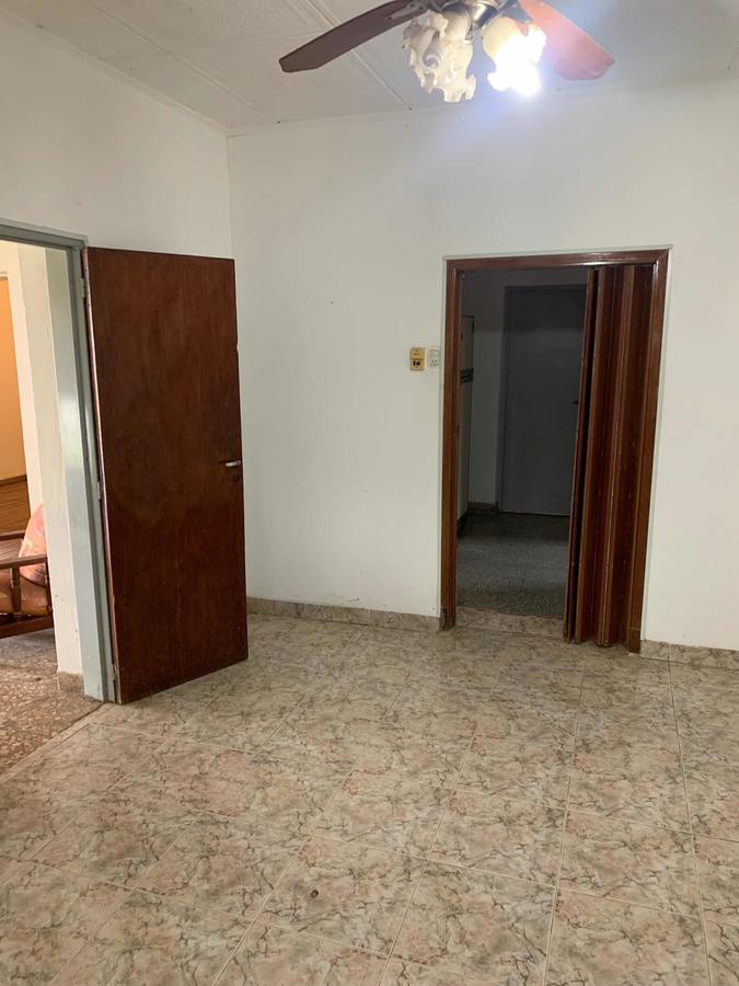 Casa en venta - 2 dormitorios 1 baño 1 cochera - 130mts2  - Mechita