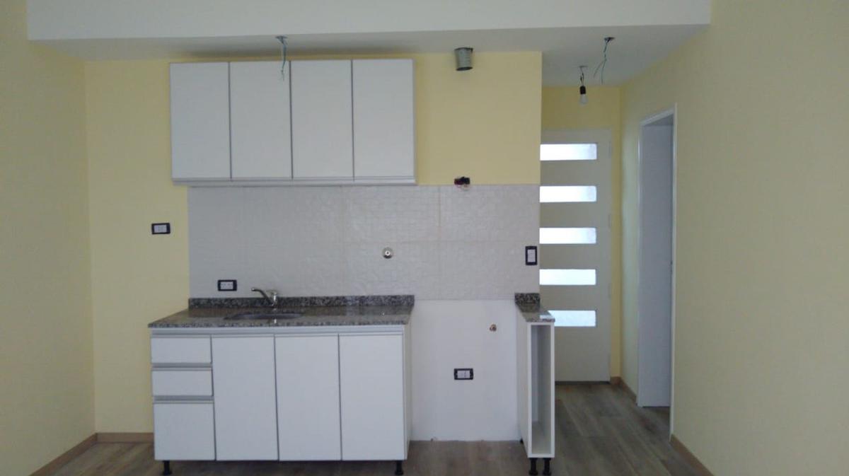 PH en venta - 2 dormitorios 1 baño - 2 patios - 50mts2 - Banfield Este