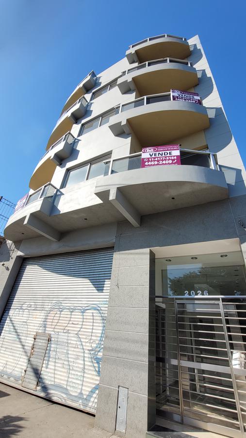 Venta - Departamento - 2 Ambientes - Lomas Del Mirador - A Estrenar - Balcon