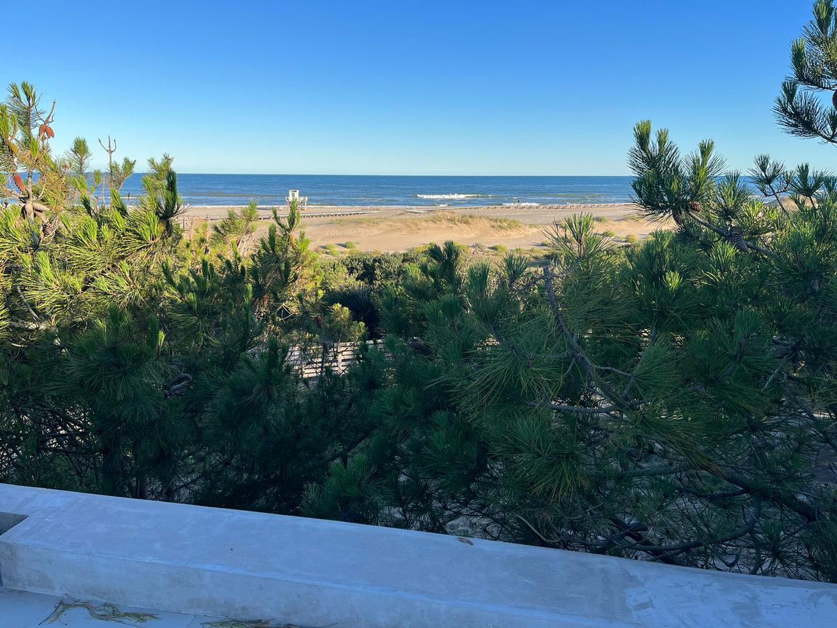 Casa en Alquiler Temporario en Costa Esmeralda, Marítimo III. Hormigon visto