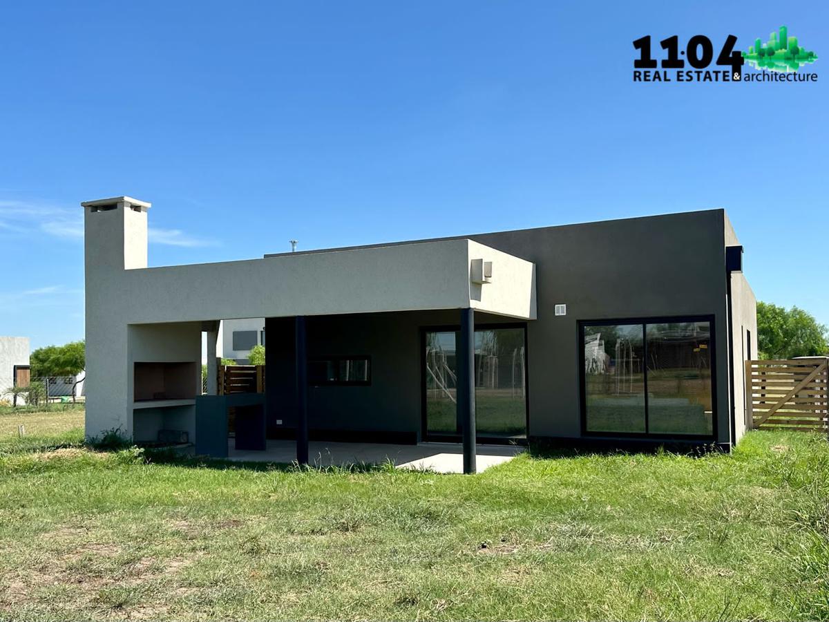 Casa en Venta en San Ramiro - Pilar del Este