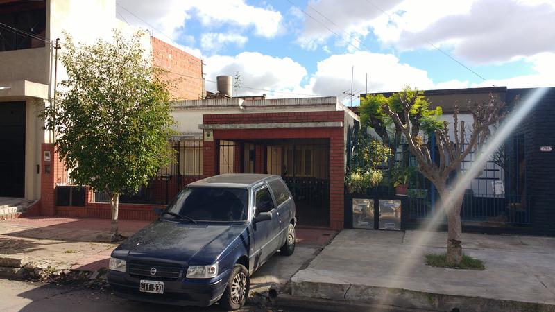 VENTA CASA 4 AMB 145 M2 LANUS ESTE