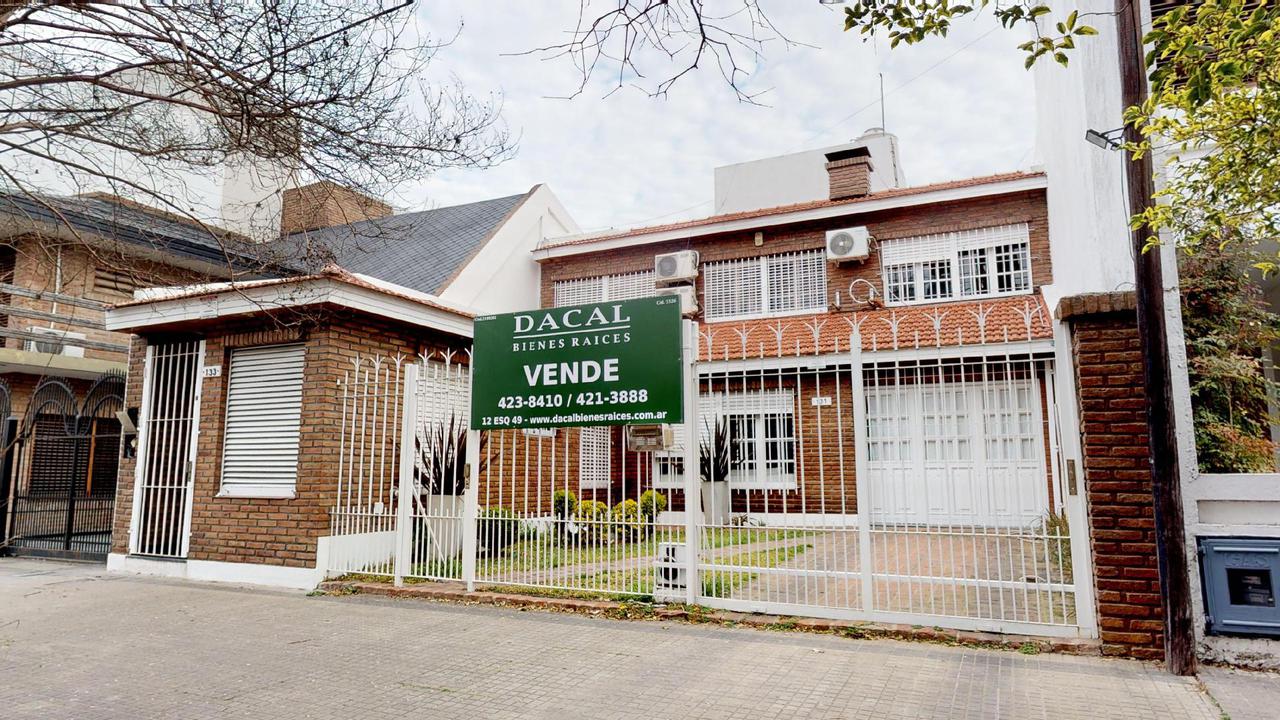 Casa en venta en La Plata - Dacal Bienes Raíces