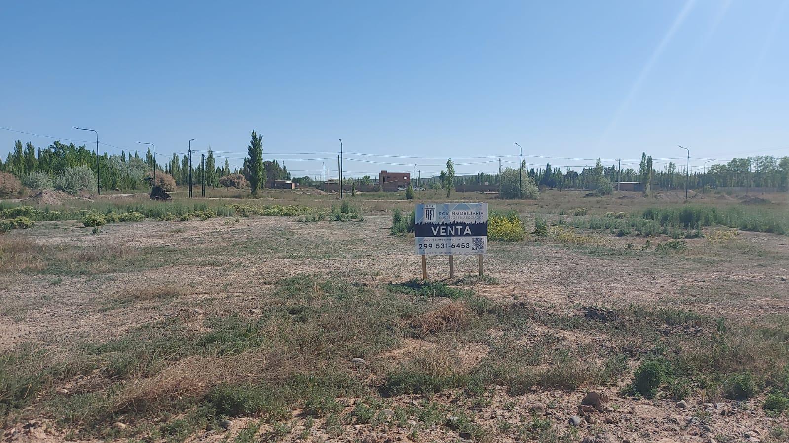 Lote en barrio El Sol de General Fernandez Oro - Frente a calle principal