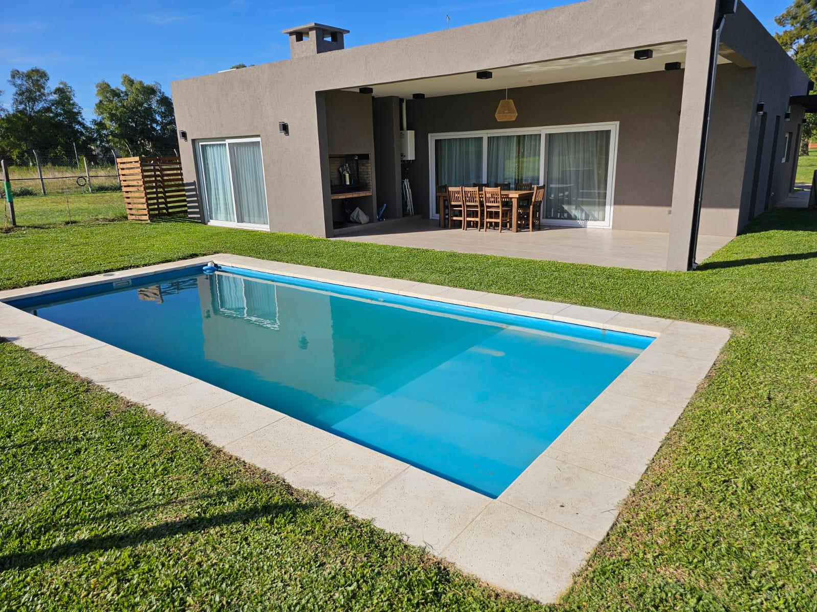 Casa con 3 dormitorios, Jardín y Pileta en Alquiler Temporario