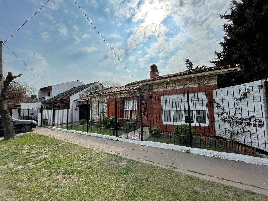 En Venta  Importante Propiedad en Venta en Moreno Sur  Con Pileta y muy Amplio Parque