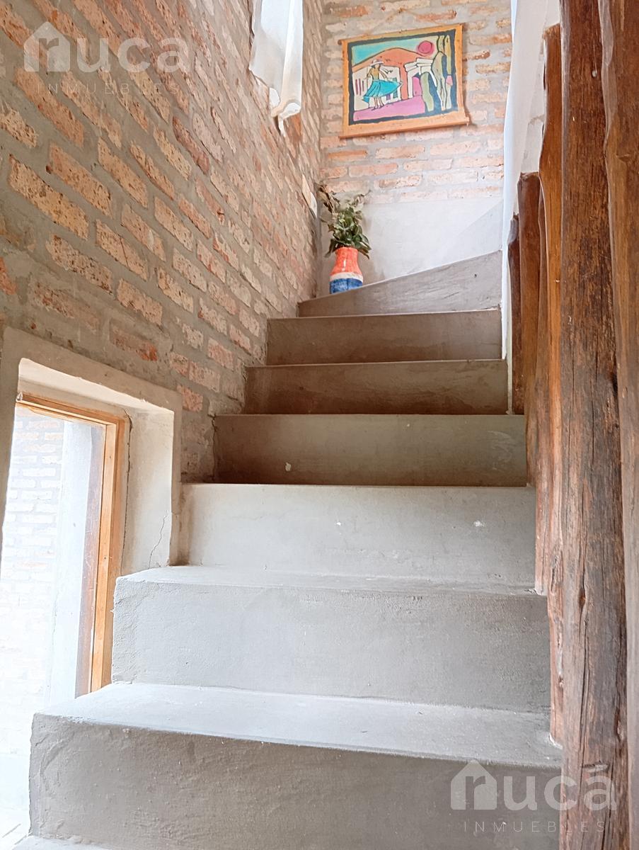 ALQUILER DE VERANO  HERMOSA CASA Estilo Rustico c/Jardin y Pileta  Barrio La Bota