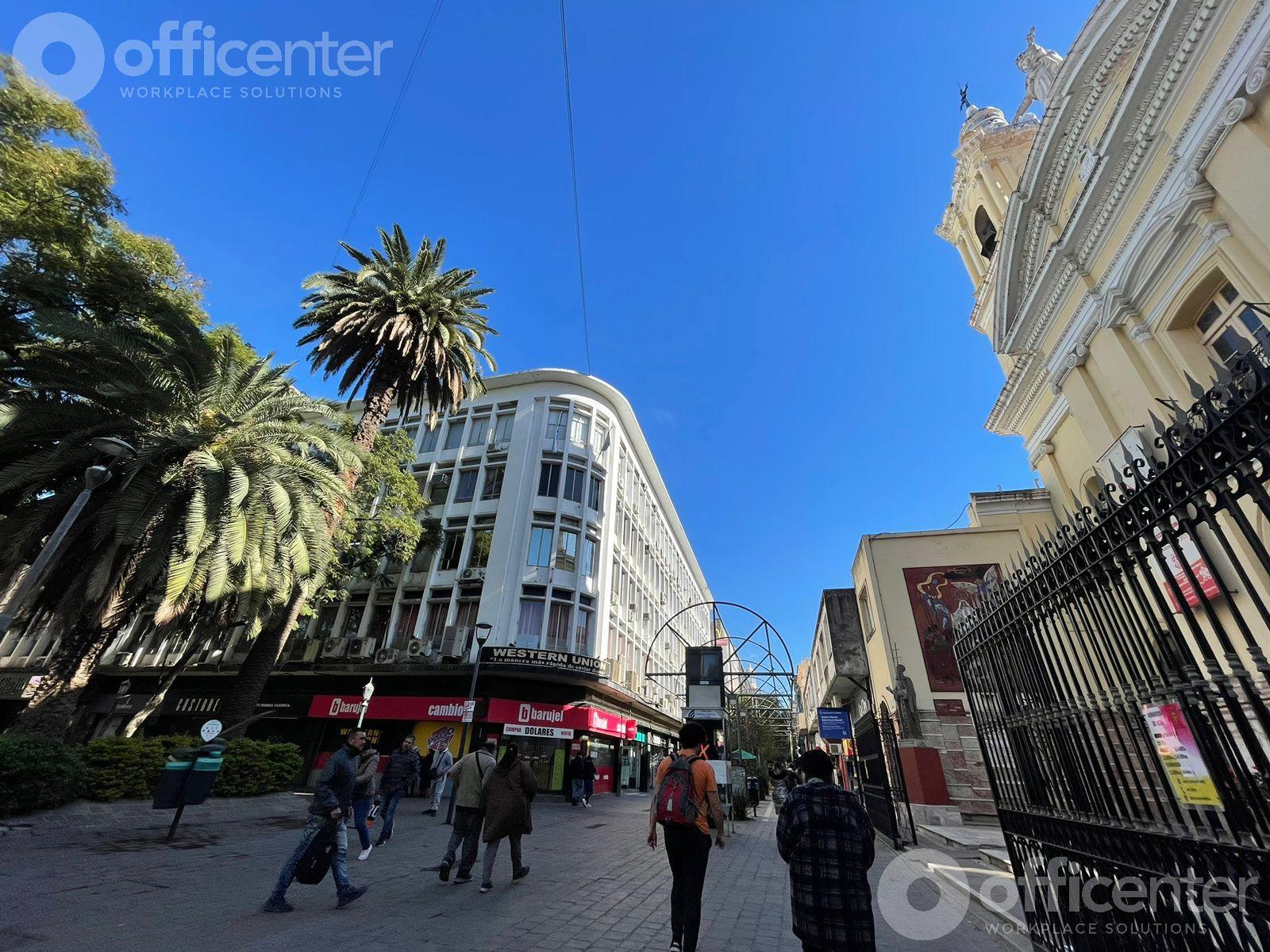 Local Comercial 77 m2 -Alquiler - Al lado de esquina emblemática  de Córdoba -Peatonal Zona Centro