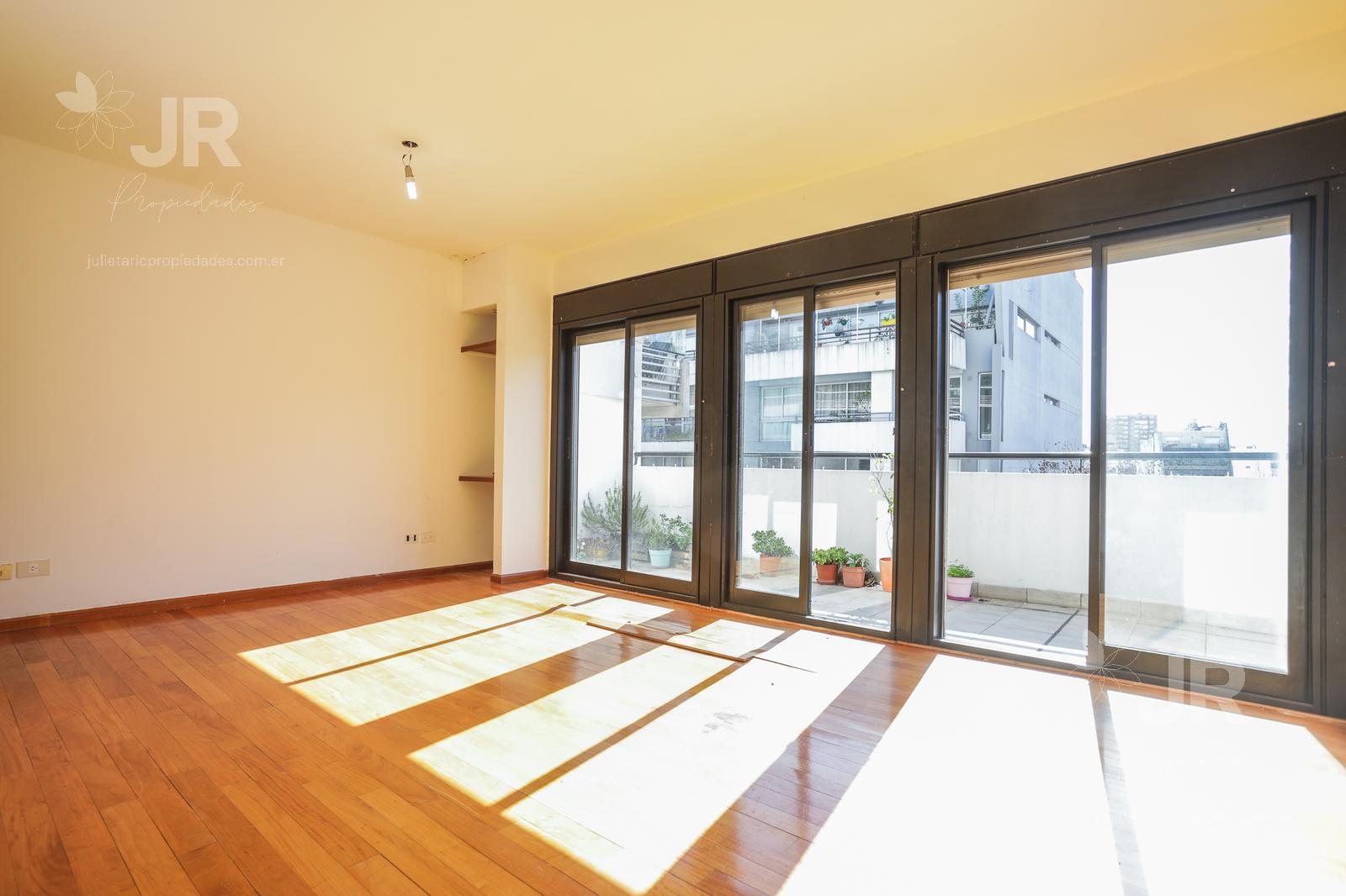 Piso en Venta 3 ambientes Villa Urquiza. MUY Luminoso