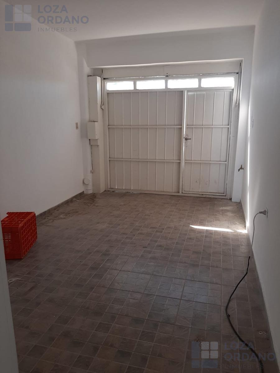 VENTA DE LOCAL COMERCIAL Y CASA EN AV BULNES AL 1900. CORDOBA CAPITAL..-