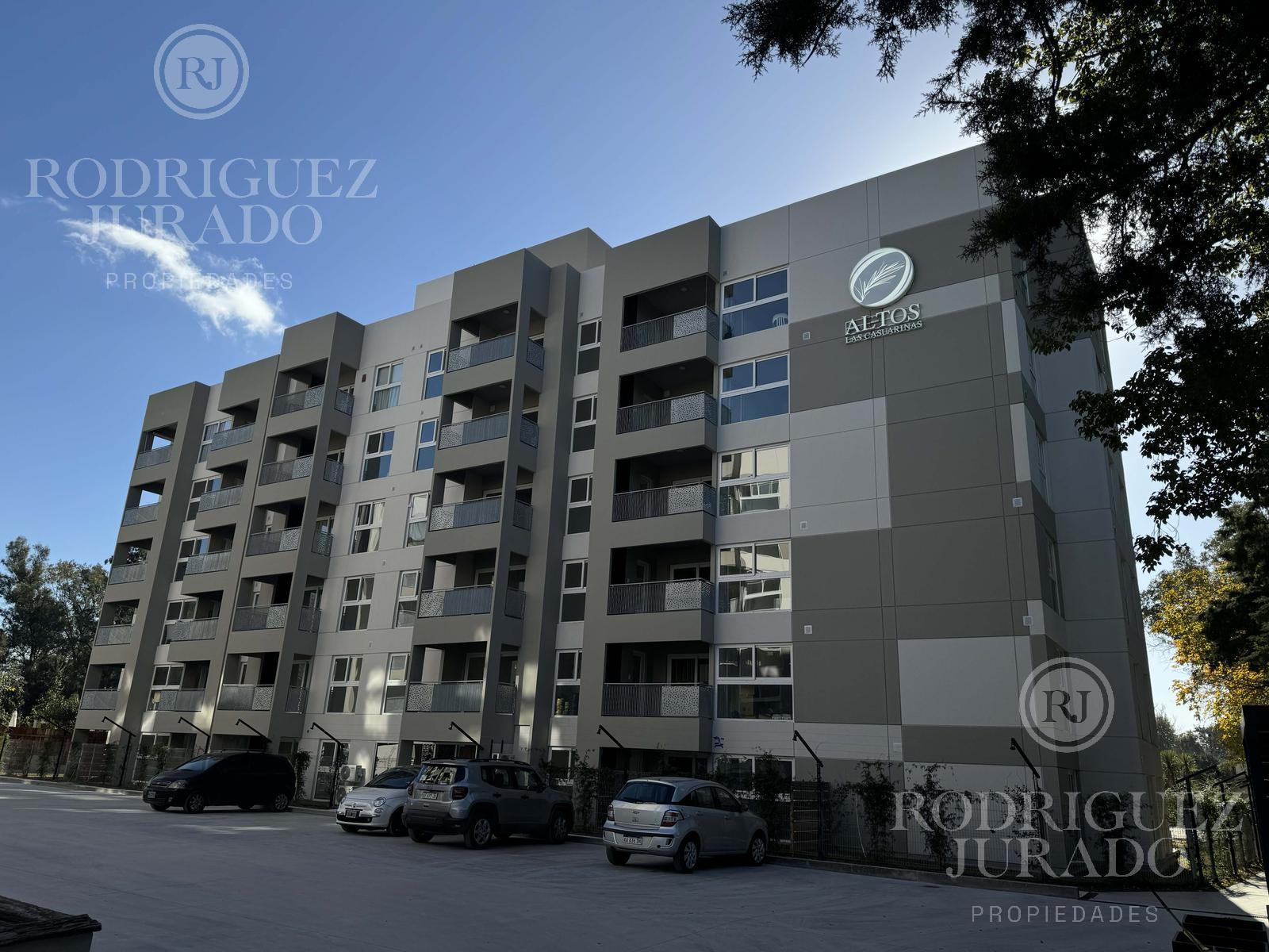 Departamento . Loma Verde . Altos las Casuarinas 4 amb - Reventa