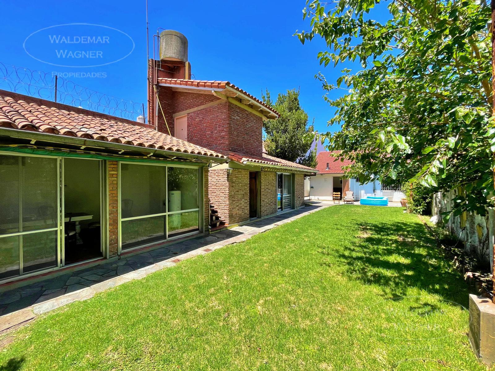 Hermoso Chalet con Enorme Jardín Libre  Olivos, Vicente Lopez