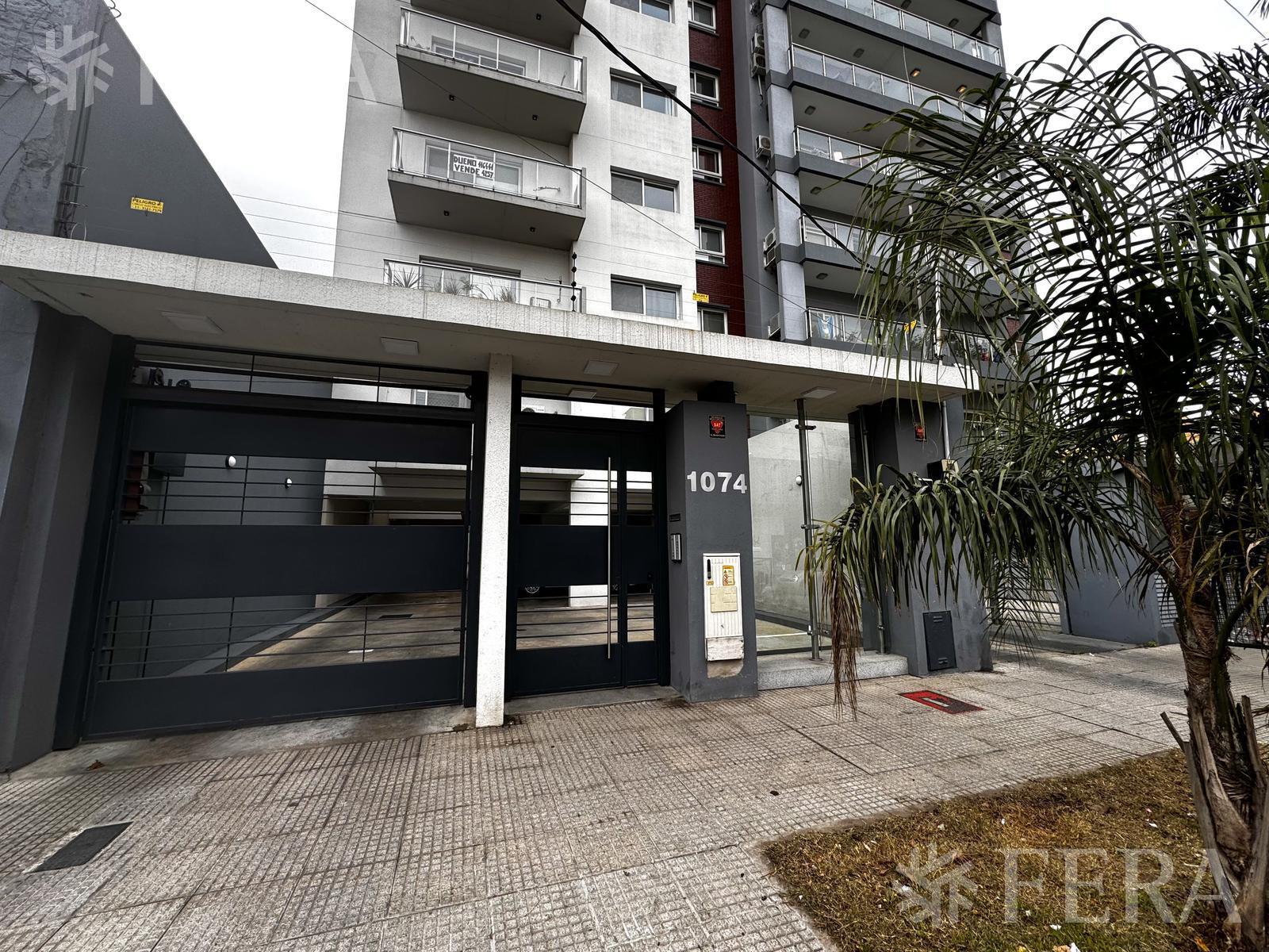 Venta de departamento de 2 ambientes con balcón en Quilmes